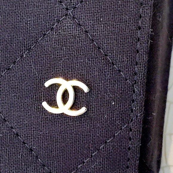 Brand New CHANEL Quilted Eyeglasses Sunglasses Case with Gold CC/CC Cloth/CC Box - Picture 5 of 12